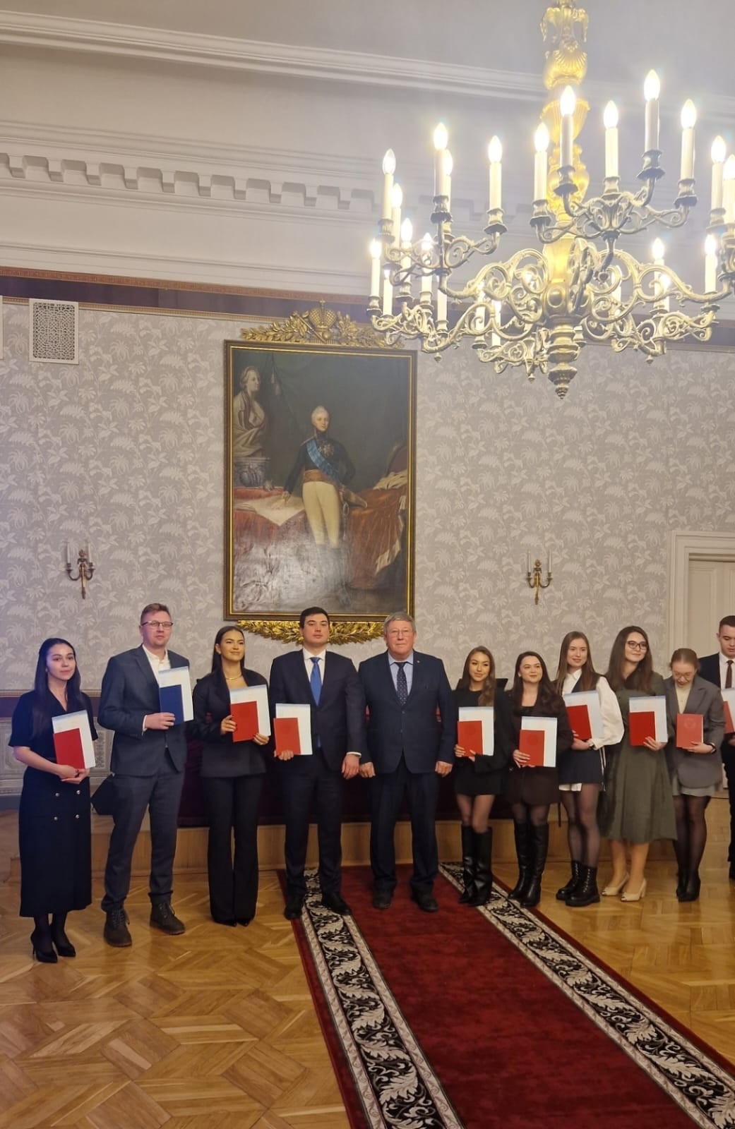 Вручение дипломов магистрам Вручение дипломов магистрам