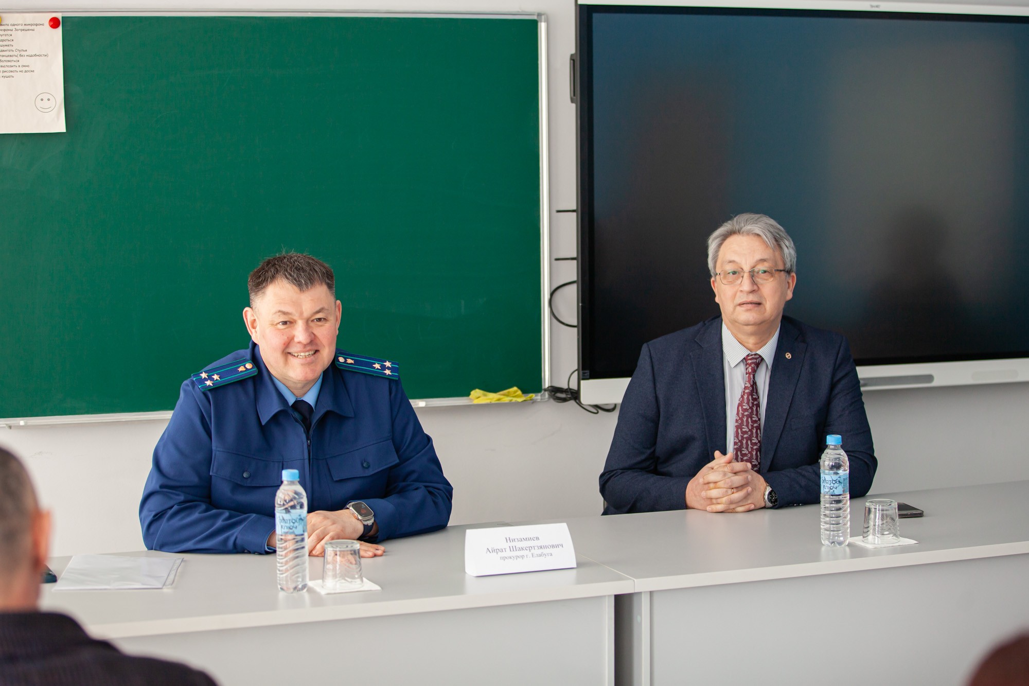 Школьники из Лисичанска и Рубежного завершили первую неделю учебы в 'Университетской' школе Школьники из Лисичанска и Рубежного завершили первую неделю учебы в 'Университетской' школе