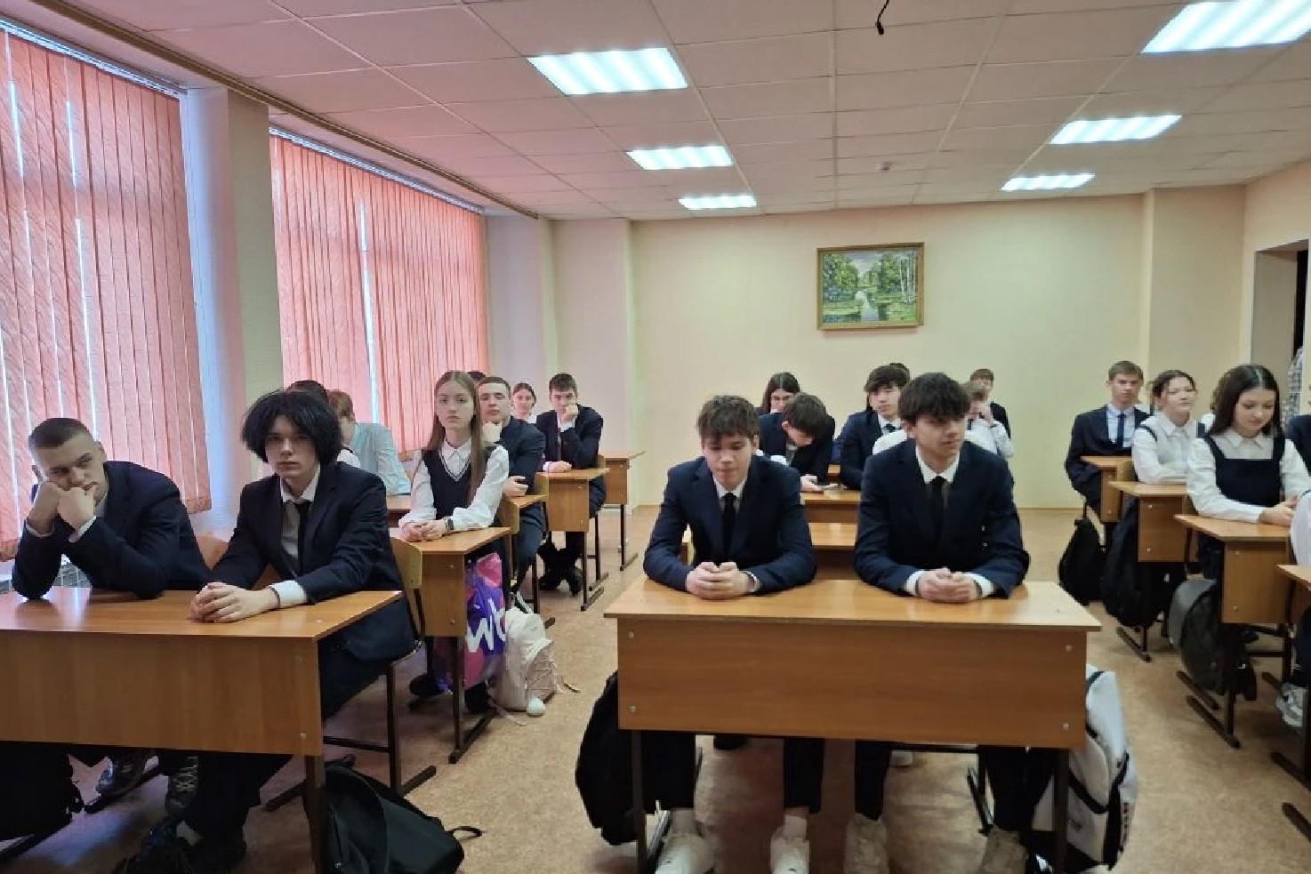 Профориентационные встречи со старшеклассниками прошли в Камских Полянах и Елабуге Профориентационные встречи со старшеклассниками прошли в Камских Полянах и Елабуге