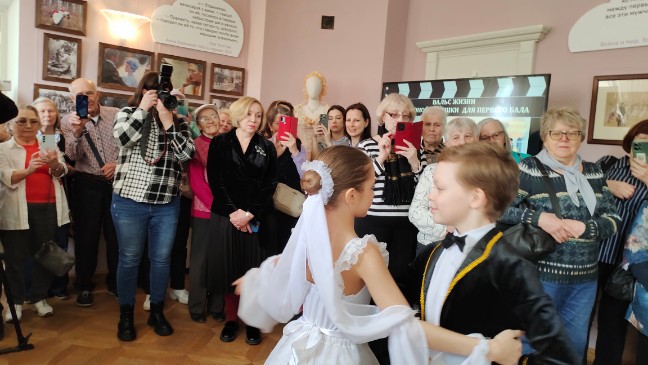 Вальс жизни в доме Левушки Толстого Вальс жизни в доме Левушки Толстого