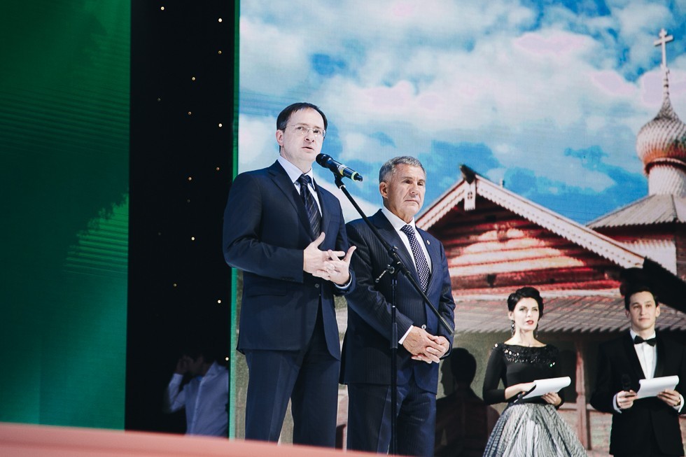 University employees commended by Revival Foundation for cultural heritage studies