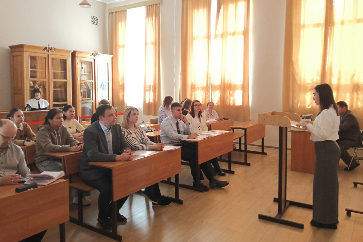 В Елабужском институте КФУ прошла конференция 'Мир эпохи неопределенности' В Елабужском институте КФУ прошла конференция 'Мир эпохи неопределенности'