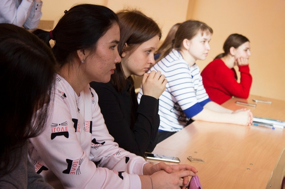 Лев Толстой 'против течения': нравственные уроки творчества писателя обсудили в Елабужском институте КФУ Лев Толстой 'против течения': нравственные уроки творчества писателя обсудили в Елабужском институте КФУ