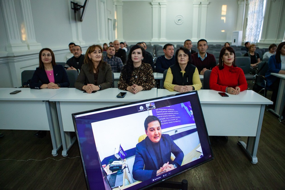 Certificates were awarded to teachers of Fergana State University.