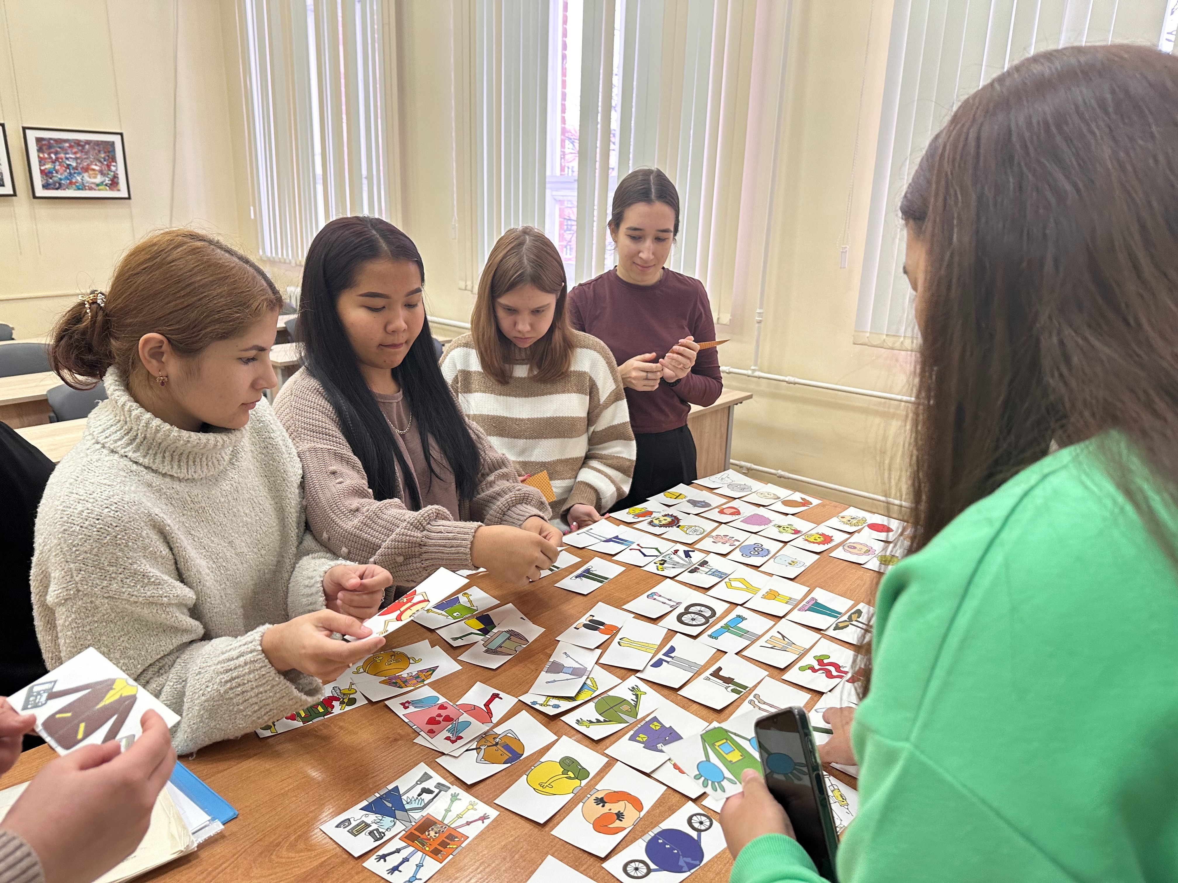 Групповое занятие 'Мое настроение' с использованием метафорических карт 'Роботы' Групповое занятие 'Мое настроение' с использованием метафорических карт 'Роботы'