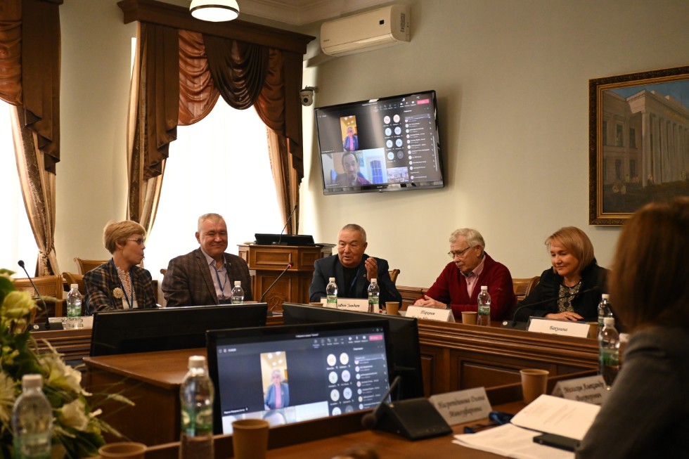 ����� �� ������ ������������� ������-������������ ����������� '����� ��������� ��������� ����� (� 90-����� ���������� �.�. �������)'