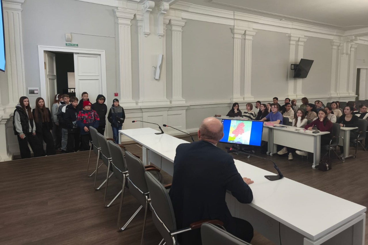 Прошла экскурсия для уфимских школьников в Елабужском институте КФУ Прошла экскурсия для уфимских школьников в Елабужском институте КФУ