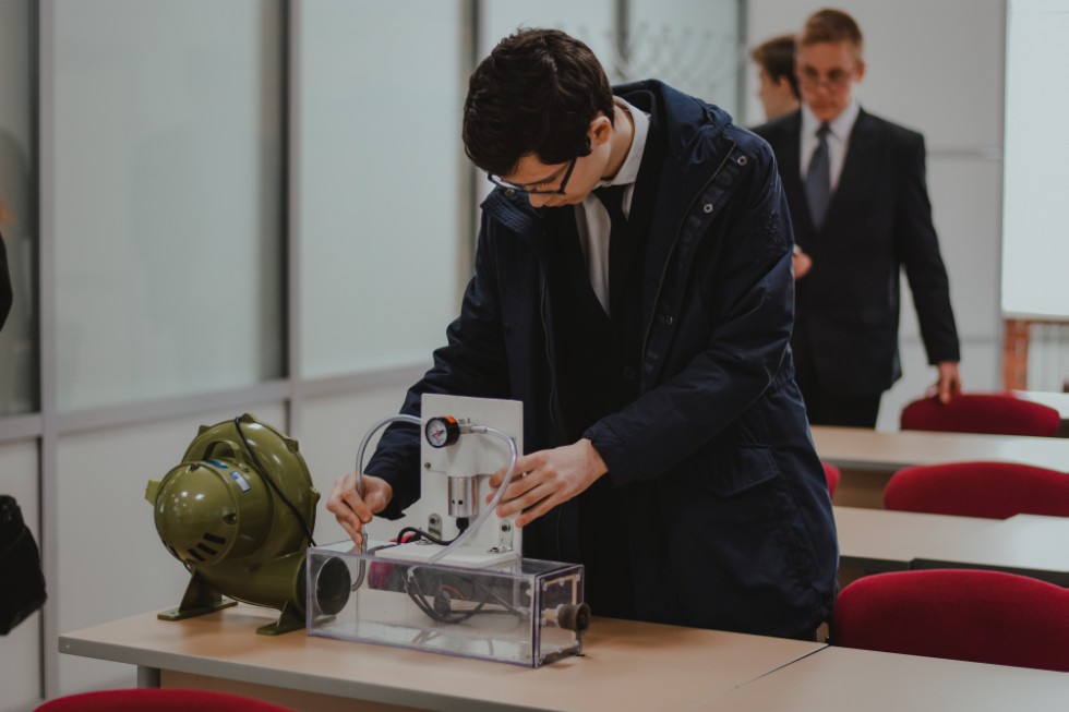 ����� ��������� ���� ������������� 