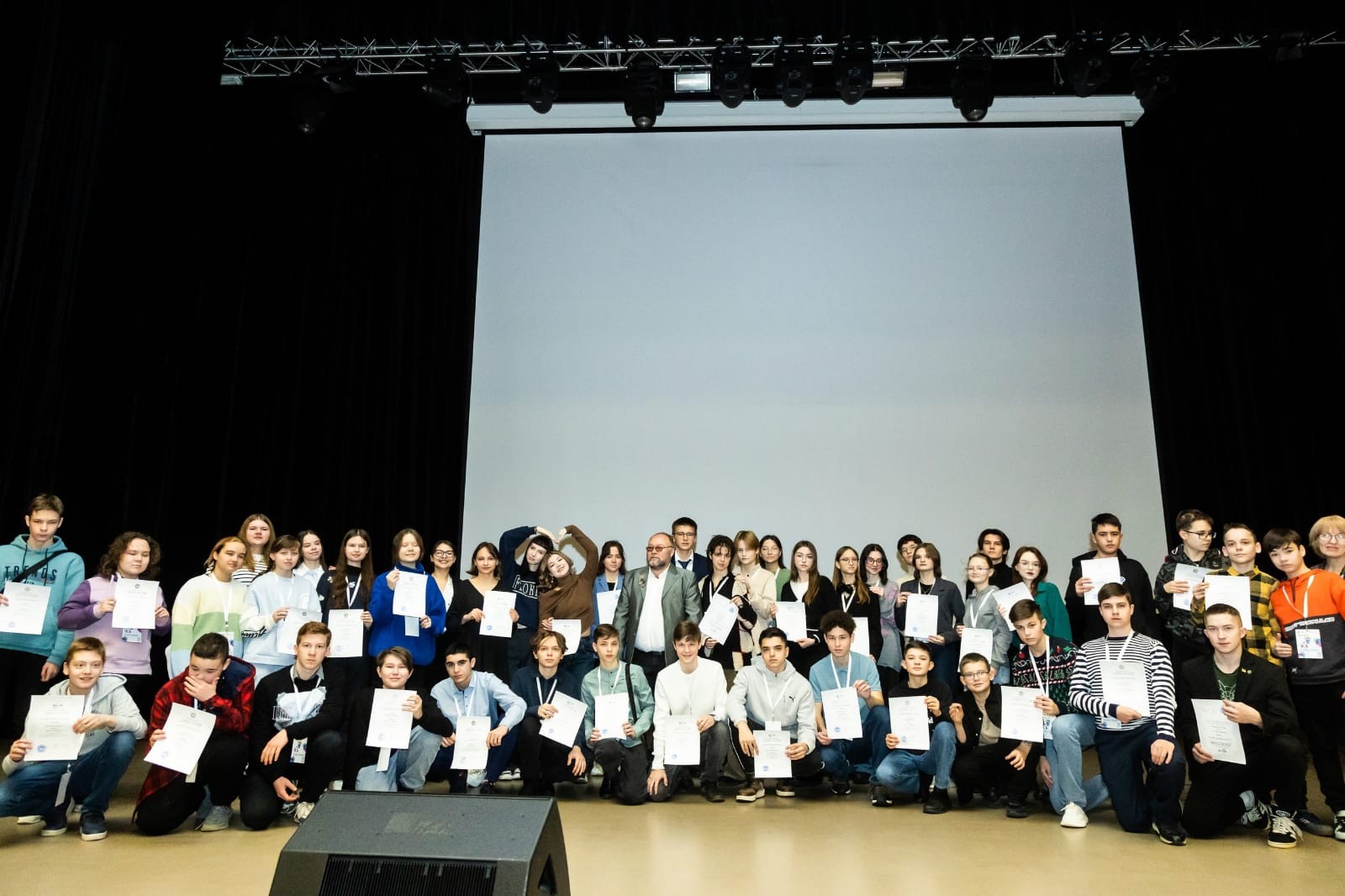 Казанский университет принял участие в награждении победителей Республиканского этапа Всероссийской олимпиады школьников по истории Казанский университет принял участие в награждении победителей Республиканского этапа Всероссийской олимпиады школьников по истории