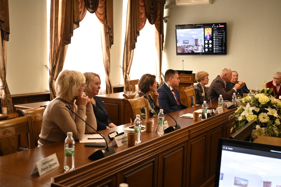 ����� �� ������ ������������� ������-������������ ����������� '����� ��������� ��������� ����� (� 90-����� ���������� �.�. �������)'