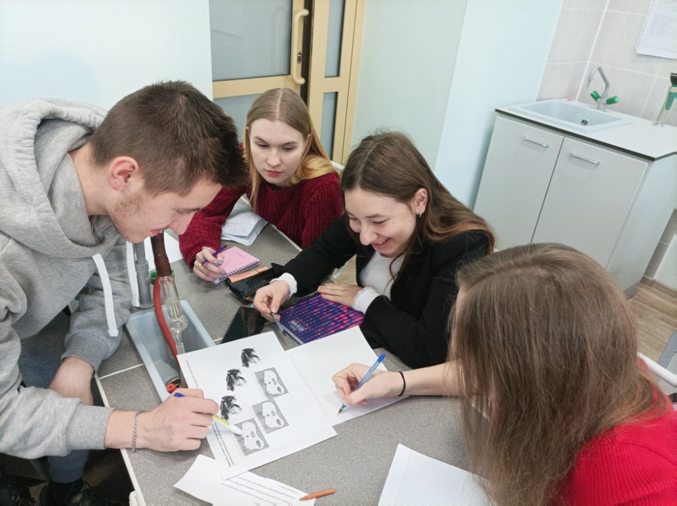 ������ '�����+' �������� ����� � ������� ��������� 3 �����