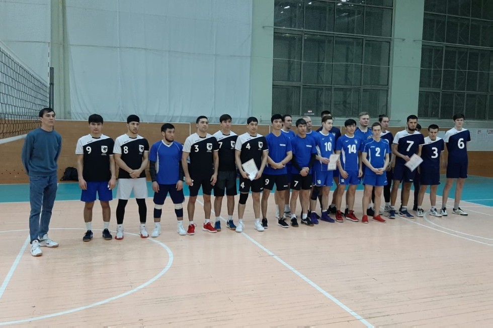 Команда Елабужского института ? победитель соревнований по волейболу Закамского региона Команда Елабужского института ? победитель соревнований по волейболу Закамского региона