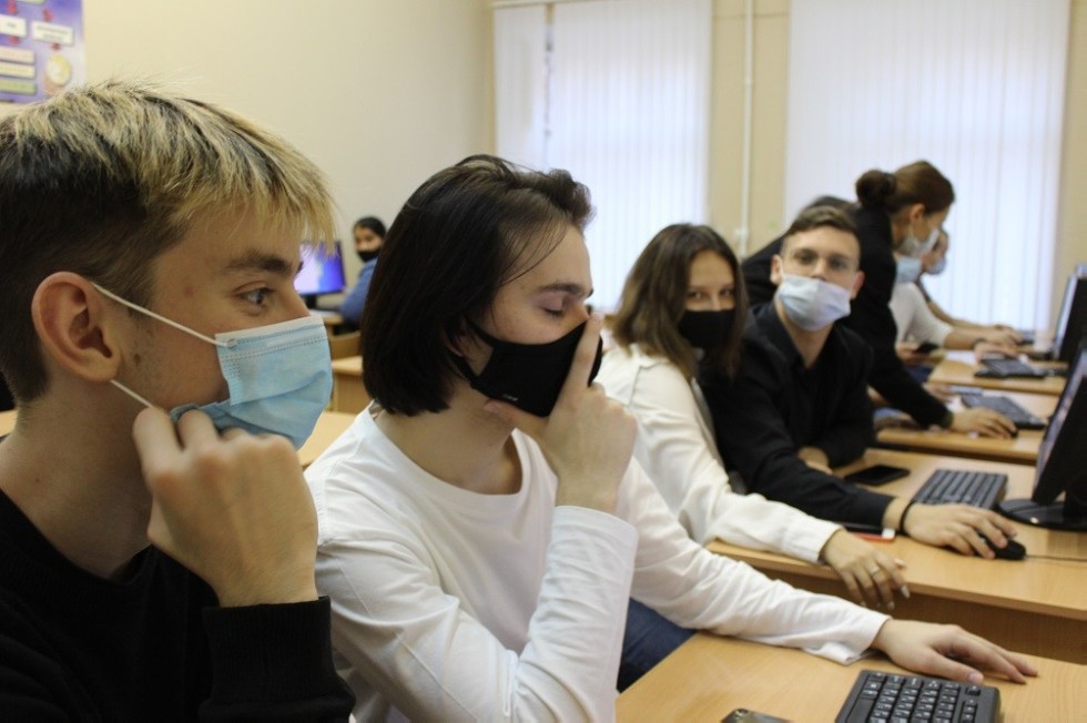 Студенты Елабужского института приняли участие во Всероссийском экономическом диктанте ,Елабужский институт КФУ