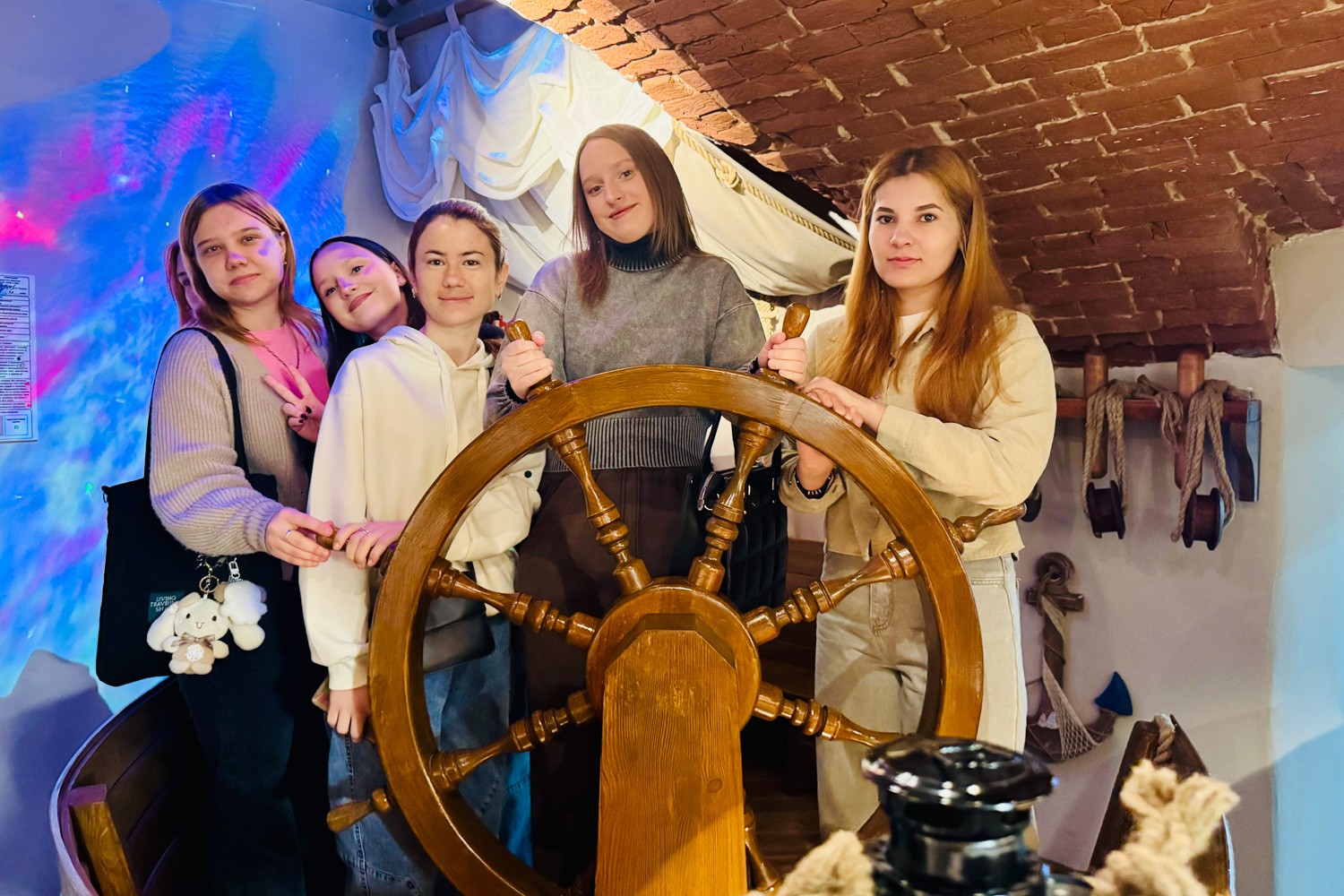 Студенты посетили детский музейный центр 'Эврика' в Елабуге Студенты посетили детский музейный центр 'Эврика' в Елабуге