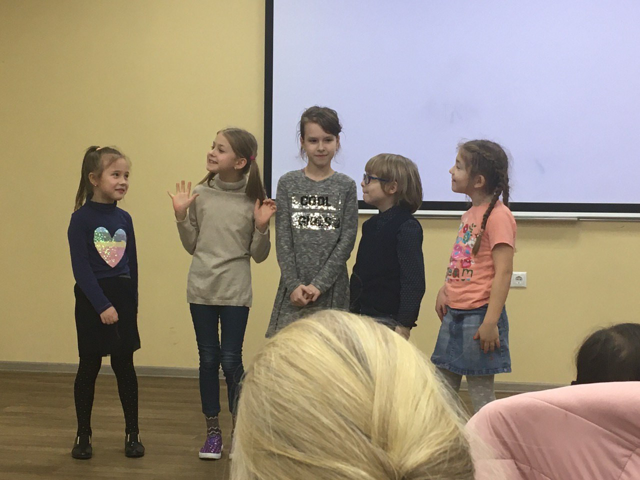 Занятие по актерскому мастерству в детском театре 'Радуга' Занятие по актерскому мастерству в детском театре 'Радуга'