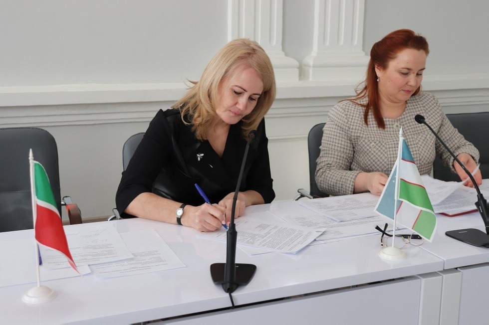 Состоялось подписание договора о сотрудничестве между Елабужским институтом КФУ и Ташкентским государственным педагогическим университетом имени Низами
