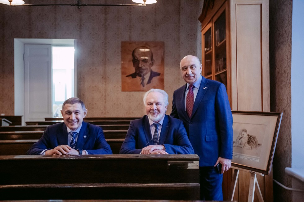 1st Media Congress of All-Russia People's Front held at Kazan University 1st Media Congress of All-Russia People's Front held at Kazan University