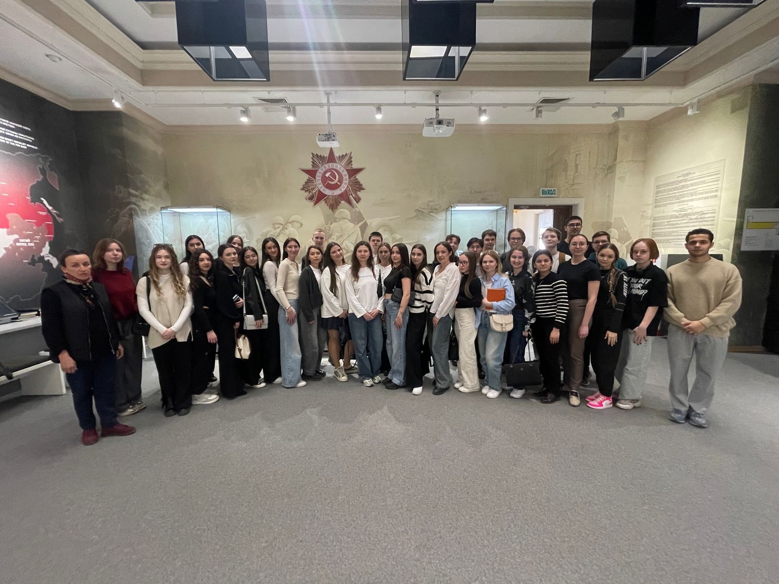 Студенты Высшей школы востоковедения - Восточный разряд побывали в Национальном музее РТ Студенты Высшей школы востоковедения - Восточный разряд побывали в Национальном музее РТ