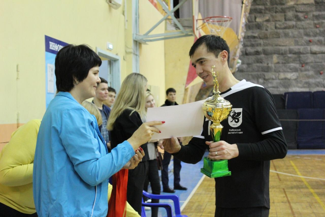 Кубок по волейболу Спартакиады учащихся КФУ остаётся в Елабужском институте Кубок по волейболу Спартакиады учащихся КФУ остаётся в Елабужском институте