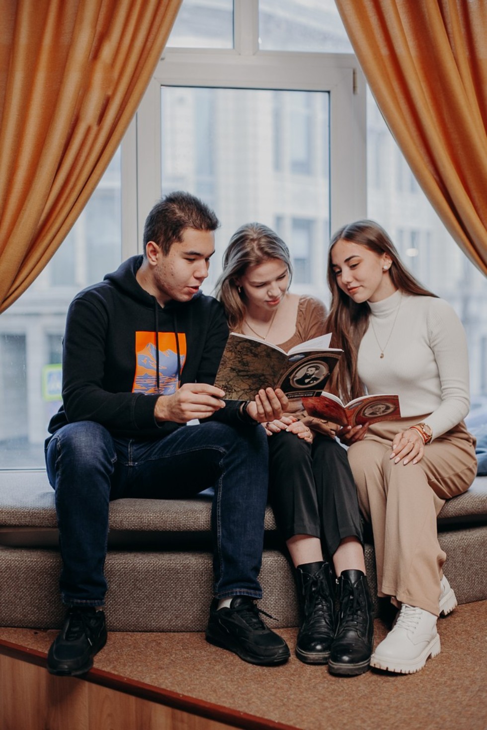 ��������