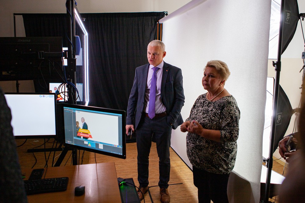 IX ������������ ������: ��������� (����)