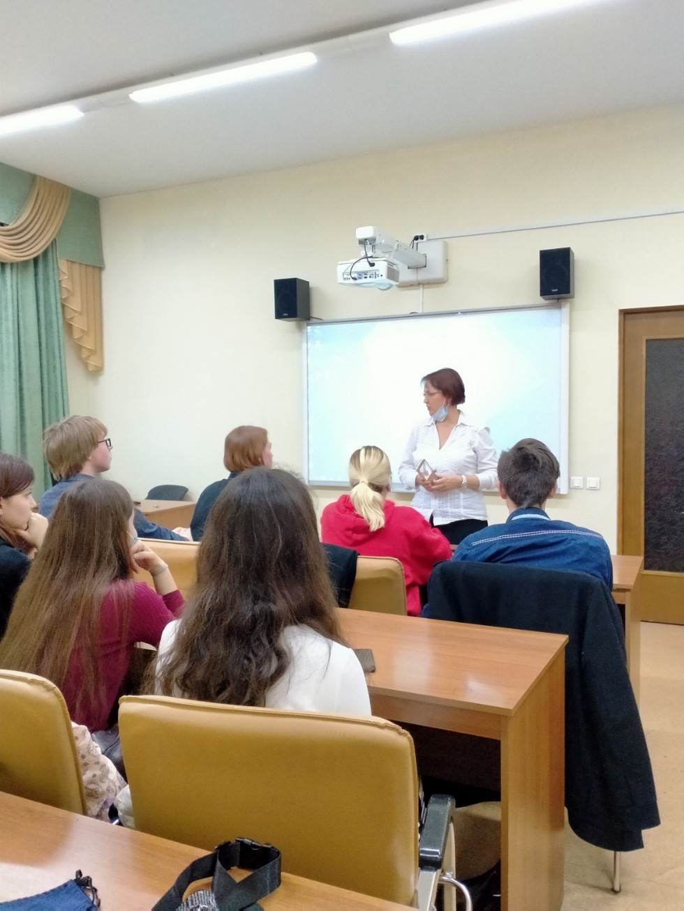 Нам вожатые нужны! Нам вожатые нужны!