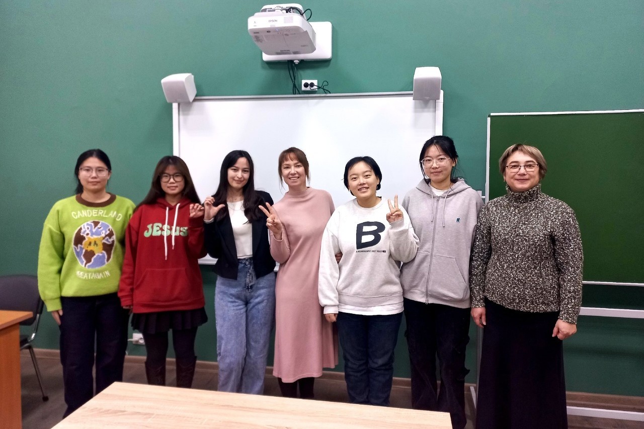 Состоялась встреча в клубе для иностранных студентов 'О русском на русском интересно' Елабужского института КФУ Состоялась встреча в клубе для иностранных студентов 'О русском на русском интересно' Елабужского института КФУ