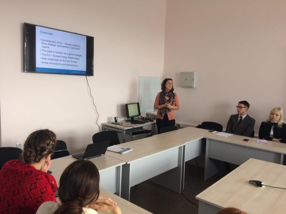 Лекция для членов Евроклуба по отношениям между ЕС и Россией от Риа Лаенен Лекция для членов Евроклуба по отношениям между ЕС и Россией от Риа Лаенен