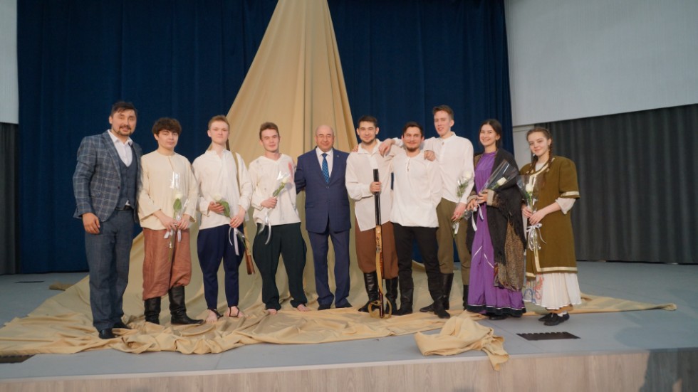 ����� ������ �� ������� ���� �������� '���������� �������' �� ������������� ������ '������'