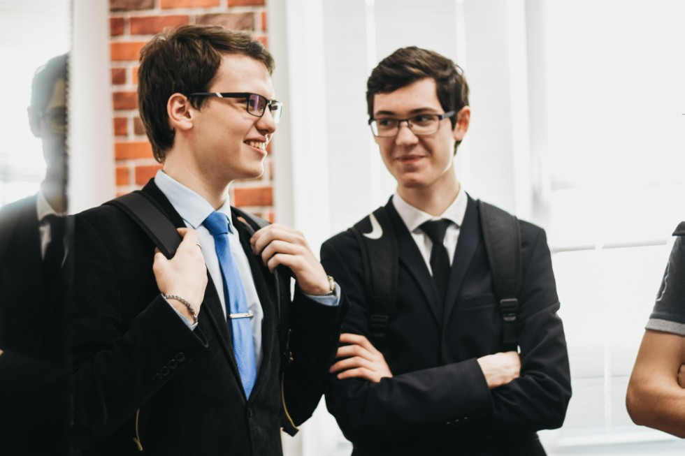 ����� ��������� ���� ������������� 