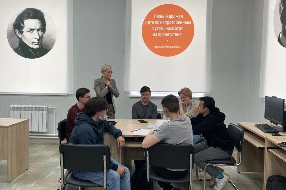 Студенты направления 'Прикладная информатика' Елабужского института приняли участие в интерактивной командной игре 'Безопасный интернет' Студенты направления 'Прикладная информатика' Елабужского института приняли участие в интерактивной командной игре 'Безопасный интернет'