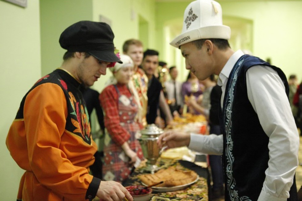 Фестиваль дружбы народов прошел в Елабужском институте КФУ Фестиваль дружбы народов прошел в Елабужском институте КФУ