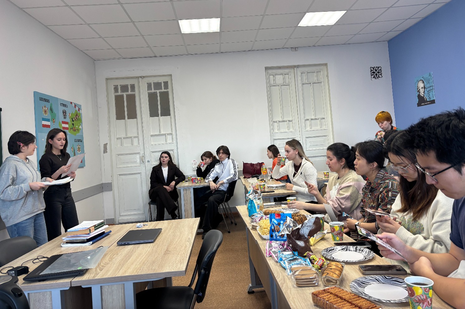 Студенты из Китая познакомились с традициями праздника весны Студенты из Китая познакомились с традициями праздника весны