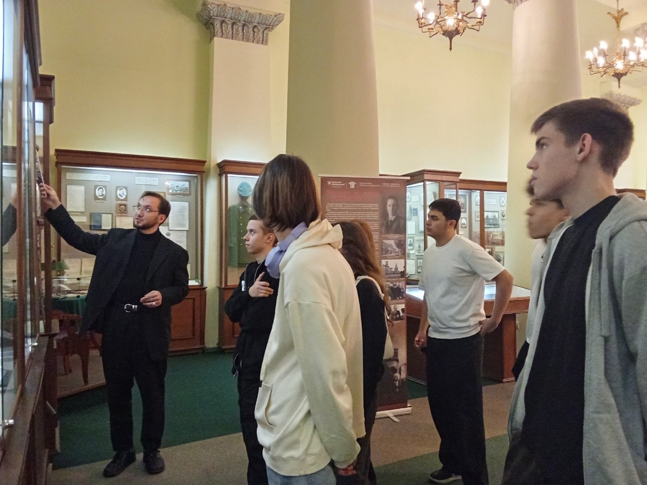 Знакомство с историей Alma Mater Знакомство с историей Alma Mater