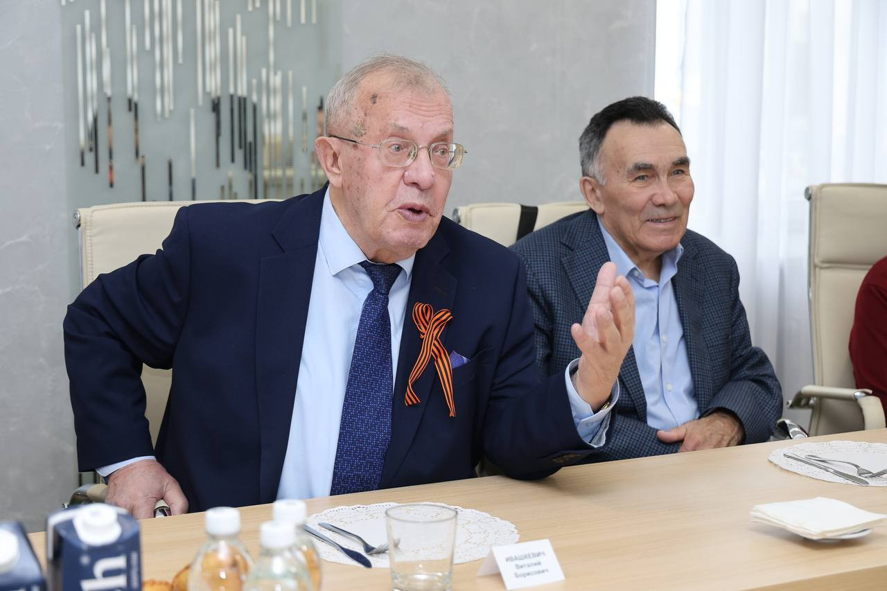 Meeting with veterans of the Institute