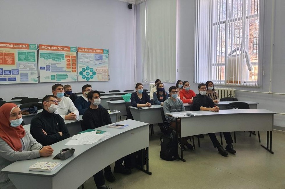 Студенты Елабужского института участвовали в просветительской акции Общественного совета ЕМР Студенты Елабужского института участвовали в просветительской акции Общественного совета ЕМР