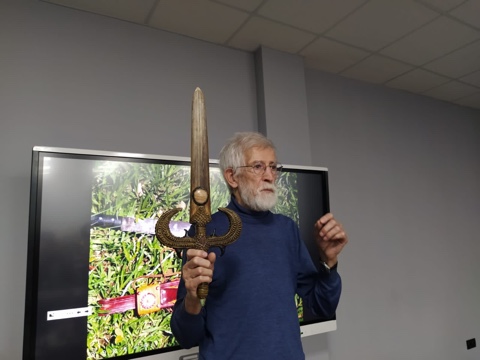 Студенты ИФМК КФУ встретились с известным прозаиком и путешественником Камилем Зиганшины Студенты ИФМК КФУ встретились с известным прозаиком и путешественником Камилем Зиганшины