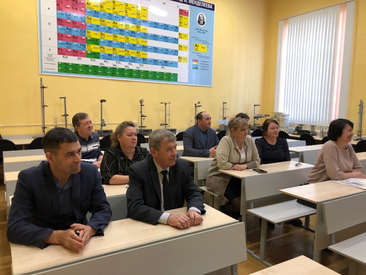 Учителя физики и математики Республики Татарстан прошли обучение на курсах повышения квалификации Учителя физики и математики Республики Татарстан прошли обучение на курсах повышения квалификации