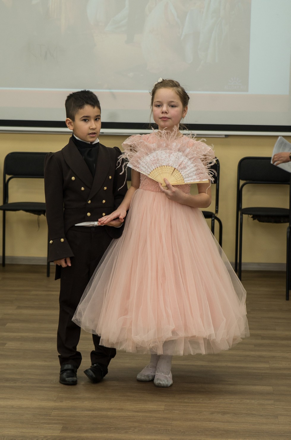 В детском театре КФУ 'Радуга' прошла премьера спектакля 'Россия мне раскрылась в тебе, Казанский университет!' В детском театре КФУ 'Радуга' прошла премьера спектакля 'Россия мне раскрылась в тебе, Казанский университет!'