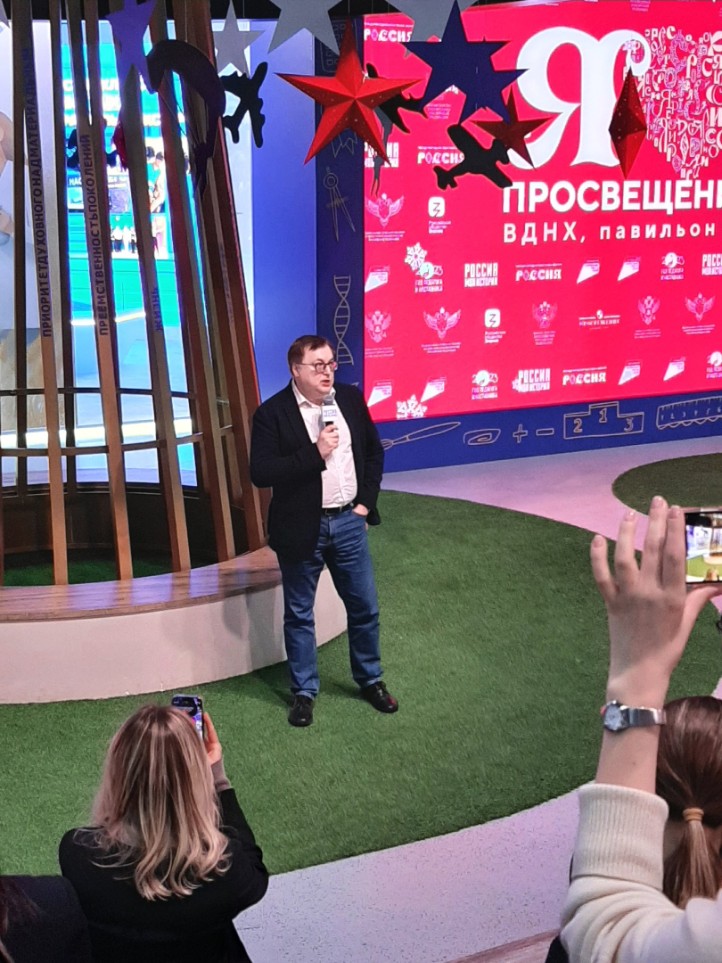 Профессор Института международных отношений представил КФУ на 'Дне знаний о Востоке' Профессор Института международных отношений представил КФУ на 'Дне знаний о Востоке'