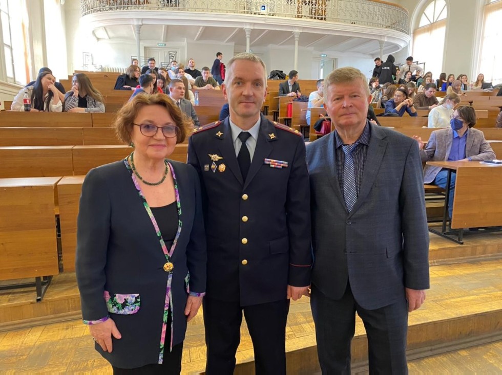 30 ����� � 1 ���������� ��������� ���������� ������ �������� �.�. ��� ��������� 4 ����� � ������������� ���������� ��������� �.�. � ��������� �.�.