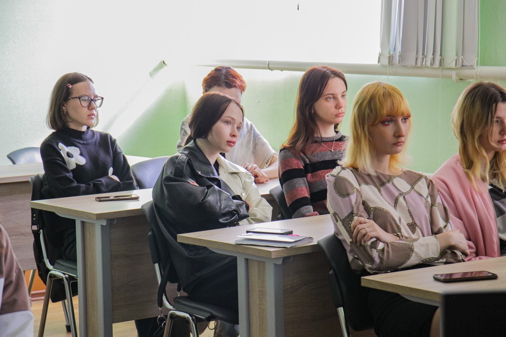 Учителя иностранного языка были приглашены на встречу со студентами Учителя иностранного языка были приглашены на встречу со студентами