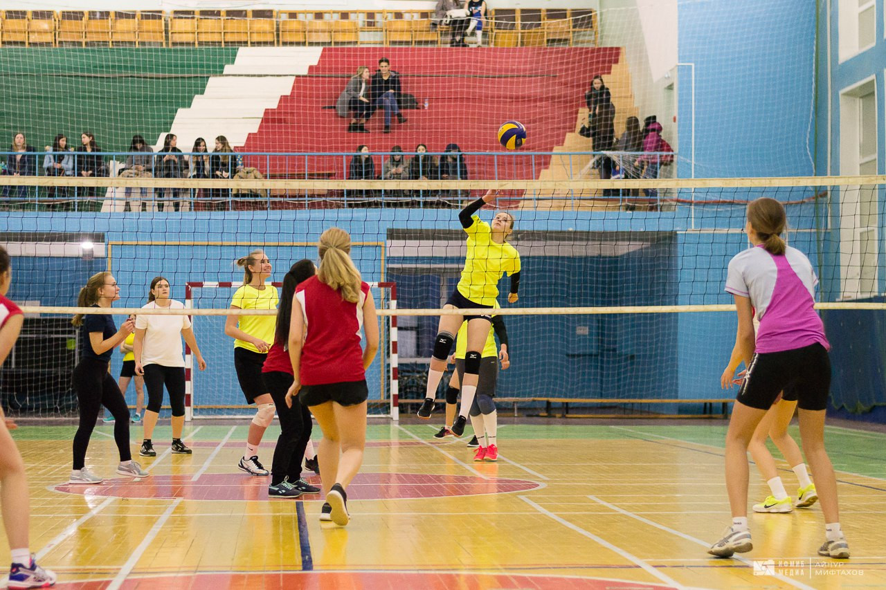 Спортивный Комплекс 'Бутлерова 4' Спортивный Комплекс 'Бутлерова 4'