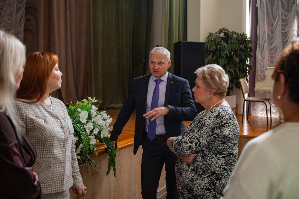 IX ������������ ������: ������� (����)