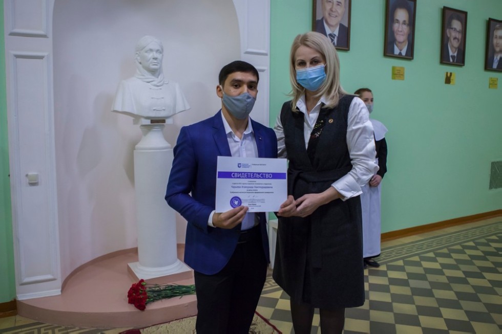 Чествование лучших сотрудников и студентов прошло в Елабужском институте КФУ Чествование лучших сотрудников и студентов прошло в Елабужском институте КФУ