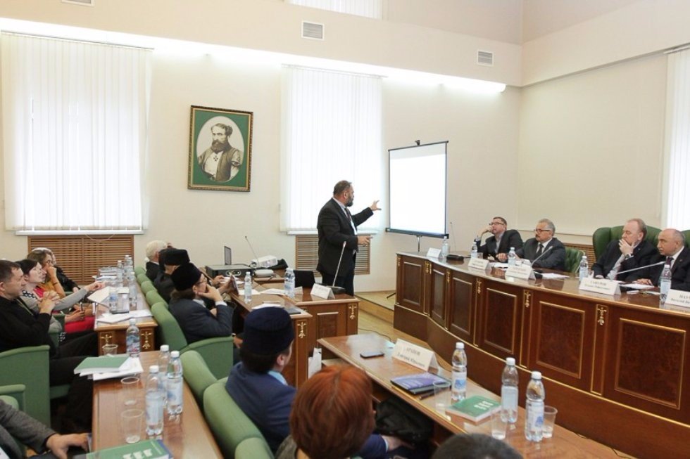 'Islam in the Multicultural World' Roundtable at Kazan University