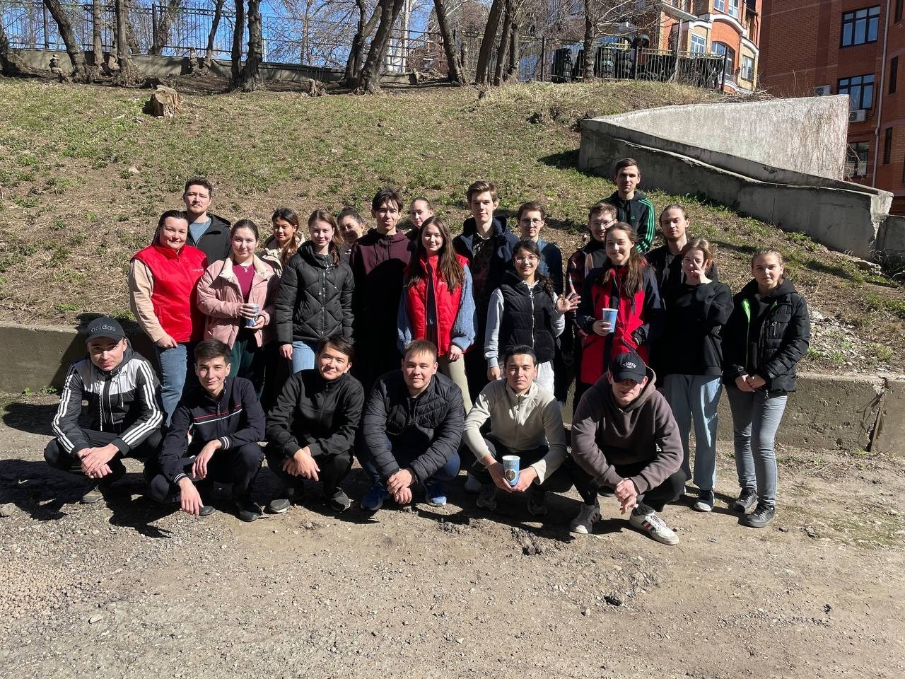 В Студенческом городке прошли первые субботники В Студенческом городке прошли первые субботники