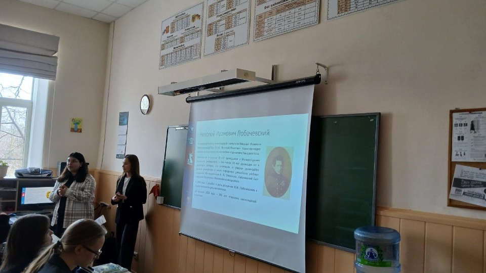 На встрече с выпускниками школ На встрече с выпускниками школ