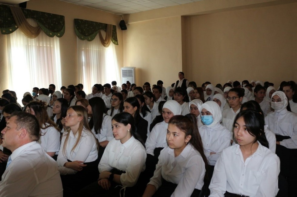 Делегация посетила Образовательный центр 'Al-AZIZ' и Академический лицей Ташкентского государственного педагогического университета им. Низами