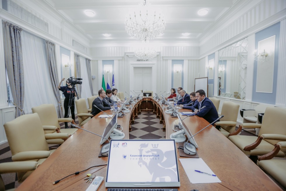 Rector Ilshat Gafurov held negotiations with representatives of AFK Sistema